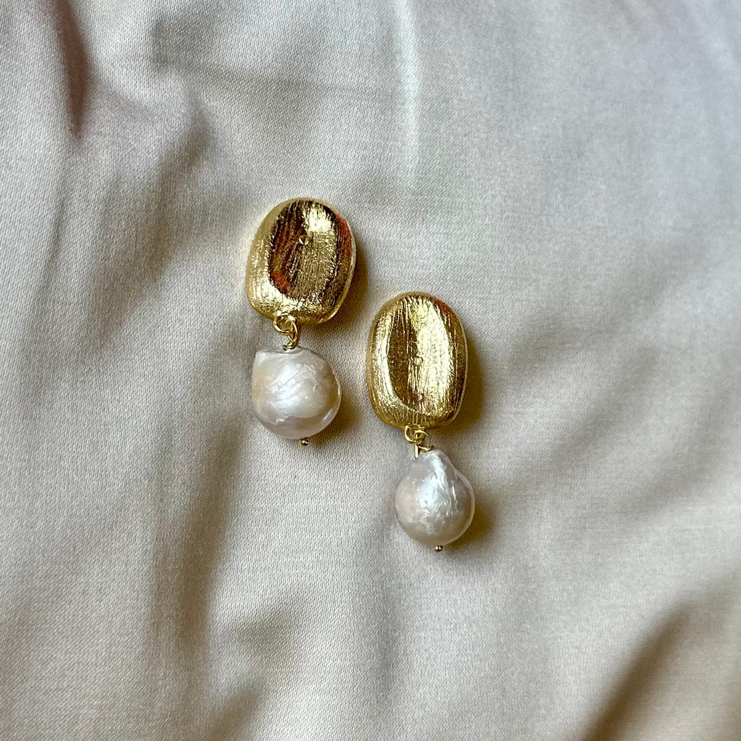 Monalisa Pearl Earrings